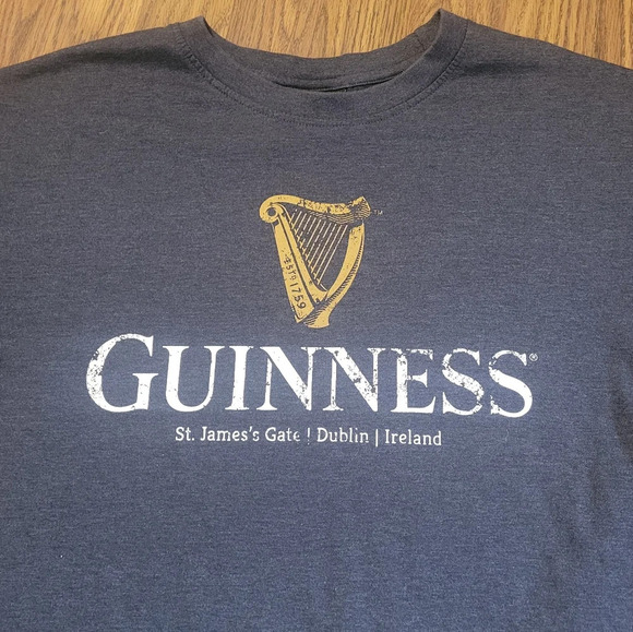 Guinness Official Beer T-Shirt Men’s Large Navy Blue Graphic Tee C35 - Picture 2 of 6